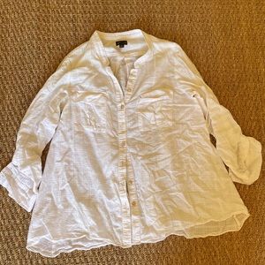 Fei white summery loose fitting blouse.